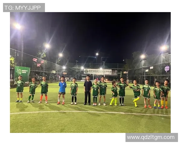 西安足球队的耐力之路:拼搏与坚持的精神传承与发展探讨